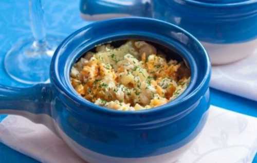 Зелень ополоснуть и мелко порубить ножом