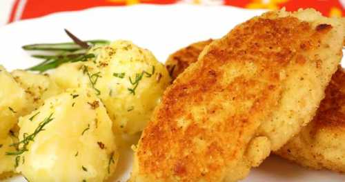 При приготовлении котлет из щуки вы можете использовать любимые приправы измельченную зелень, сушеные травы, перец и так далее