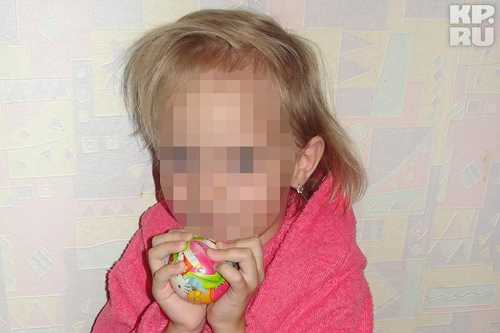 В первую очередь постарайтесь поговорить с воспитателем, попросите его понаблюдать за вашей крохой