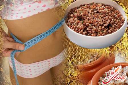 При постоянно сидячем положении косые мышцы живота находятся в расслабленном состоянии