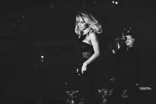 Спустя день дождь прекратился, но солнца еще нет в небе