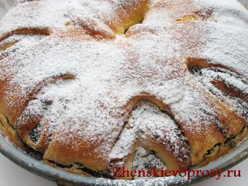 Маковую начинку можно купить готовую в любом супермаркете или приготовить самостоятельно, что мы и сделаем