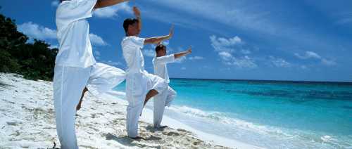 Затем сконцентрируйте внимание на нижних конечностях напрягайте и расслабляйте мышцы нижних конечностей, последовательно продвигаясь от кончиков пальцев, к лодыжке, голени, бедрам и ягодицам