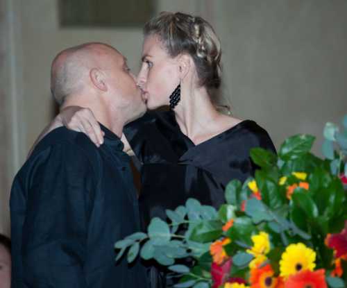 Несколько раз, устав от неопределенности, Ирина уходила от жениха