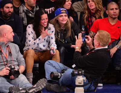 Кейт явилась насвадьбу впальто кремового цвета почти вбелом