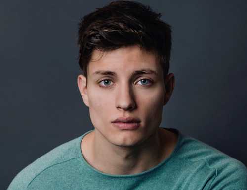 Кейт Бекинсейл встречается с парнем вдвое моложе себя