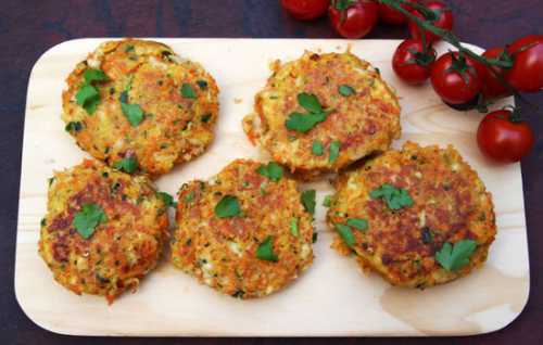 Морковь перед добавлением нужно обжарить на сковороде