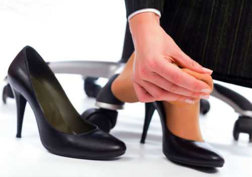 Как разносить обувь, которая жмёт, что поможет: