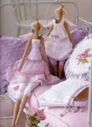 Для того чтобы выдавить сердечко из мыла, можно использовать обычную металлическую формочку для печенья ароматизатор эфирное или ароматическое масло