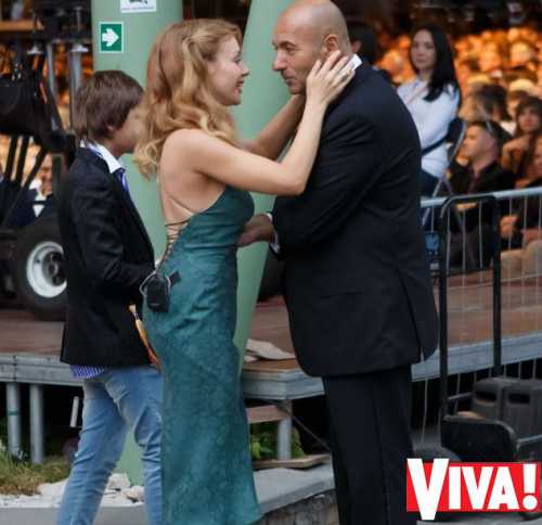 В целом, зрители признали лук артистки крайне удачным