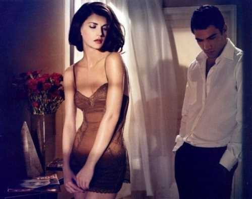 Испробованы все средства, а точно сказать, есть ли у неё соперница женщина не может