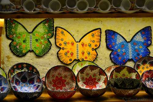 По шликерномуспособуисходные материалы измельчают и смешивают сбольшим количеством воды до дополучения однородной массы шликера