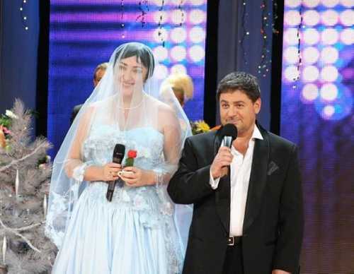 Хотя буду встречаться с мамой и дочкой онито могут приезжать ко мне