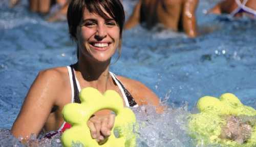 Повторяйте упражнение раз, затем второй круг