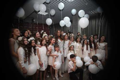 Дочь Брюса Уиллиса устроила стриптиз во время интервью