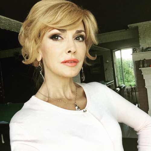 Неудивительно, что многие мужчины отдают предпочтение именно этому оттенку помады