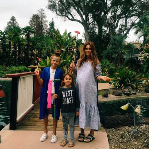 Саша Зверева станет многодетной матерью