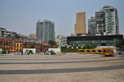 Забрала покупку и пошла в соседний отдел пересчитать