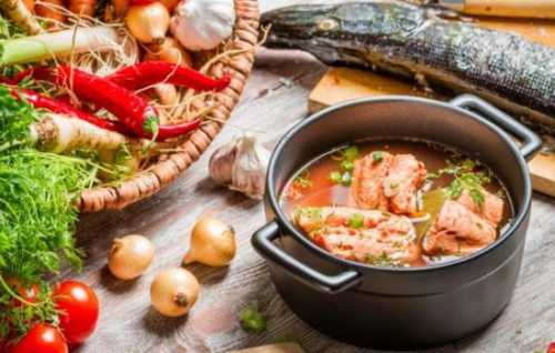 Выуже узнали, как приготовить рыбную запеканку, вэтот раз попробуйте добавить внее помидоры