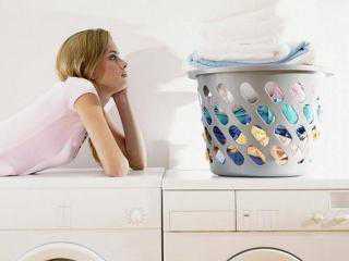 Добавите щепотку соли в упаковку молока сразу после того, как вы ее открыли