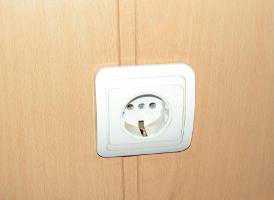 Женщина и ремонт: нужна ли новая электропроводка