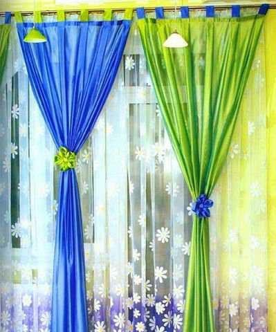 Ткань блэкаут имеет массу преимуществона гипоаллерг енна, поэтому шторы из такого материала можно вешать даже в комнате младенца занавески блэкаут практичны, они не накапливают пыль, не впитывают посторонние запахи благодаря многослойной структуре, материал обеспечивает отличную тепло и звукоизоляциюэта ткань не выгорает на солнце и не линяет во время стирки, так что может служить долгие годы