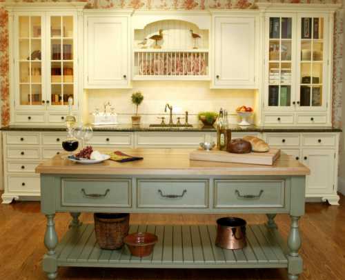 Очень красиво смотрятся матовые натяжные потолки