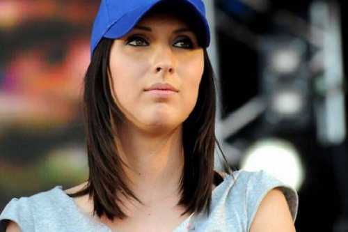 Но помолвка была расторгнута