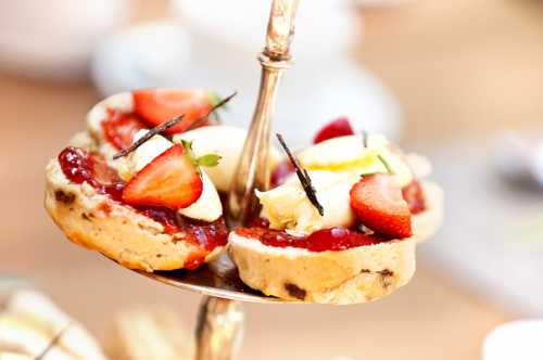 Пока менее удачливые обладатели часиков корчились в предсмертных судорогах и оплакивали недавно почивших родственничков, толстосумам картинки на часах помогли настроиться на нужный лад во время банальной мастурбации