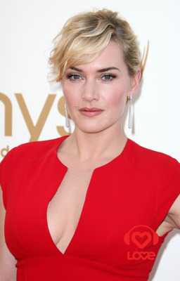 Кейт Уинслет наградила королева