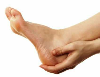 Во время пальпации наблюдается повышение температуры местных тканей и их болезненность