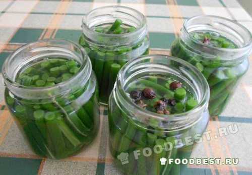 Маринованные стрелки чеснока