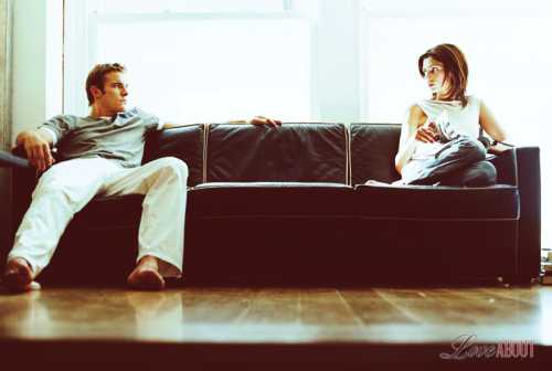 А если ещё муж и жена проводят вместе мало времени, если у них появляются проблемы в интимных отношениях, то вскоре оформляется чёткая мысль развод