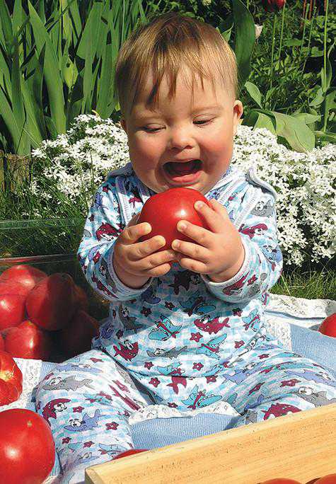 Эвелина Бледанс увезла сына из Москвы