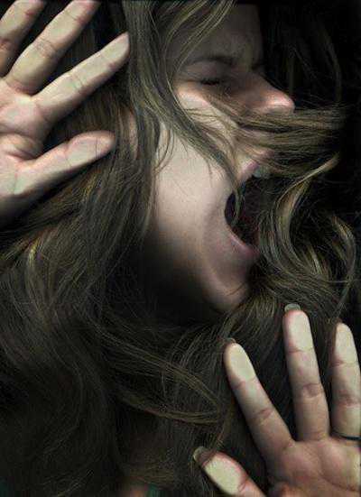 Однако наиболее показательными симптомами считаются галлюцинации и мании