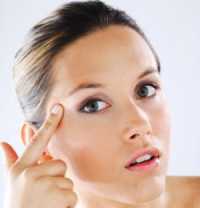 Смыть маску прохладной водой, нанести жирный питательный крем. Маски для коррекции овала лица применяются раз или два в неделю