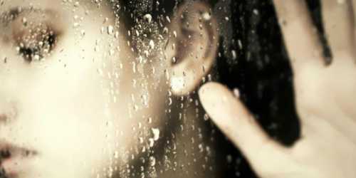 Исследователи говорят, что в таких случаях мы становимся более щедрыми и внимательными, даже к незнакомым людям