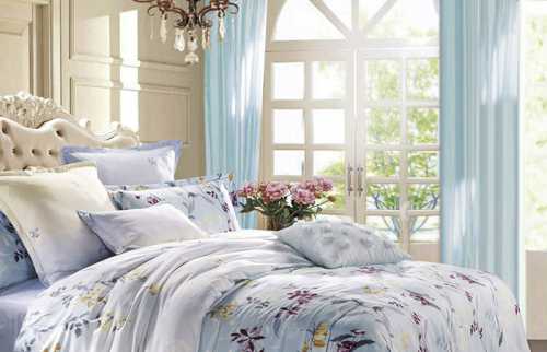 Шторы гармонично вписываются в пространство, не выделяясь на общем фоне