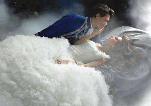 Уже с макияжем и прической я пошла в город и думала о другом человеке, сама, не понимая почему я выхожу замуж