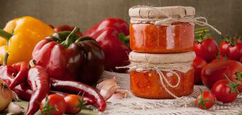 Популярные рецепты аджики из помидоров без