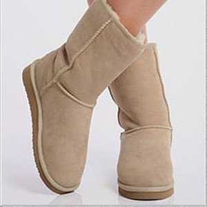 Требуется приготовить раствор стирального порошка температурой сорок градусов и опустить в нее вязанные изделия