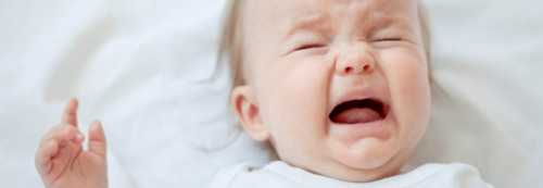 Болит живот у новорождённого