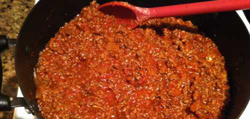 Куриный фарш тоже можно использовать для приготовления аппетитного болоньезе в домашних условиях